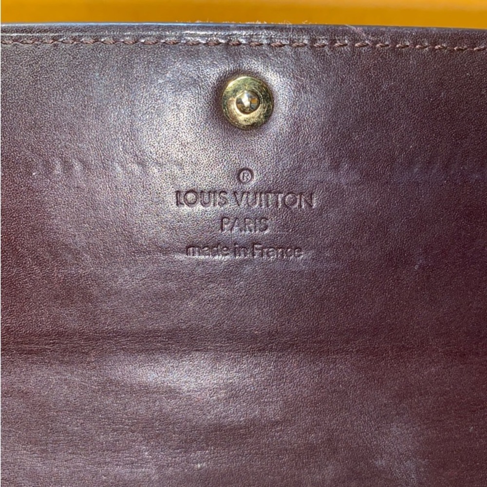 SOLDAuthentic Louis Vuitton Vernis Amarante Sarah Wallet - Picture 7 of 16